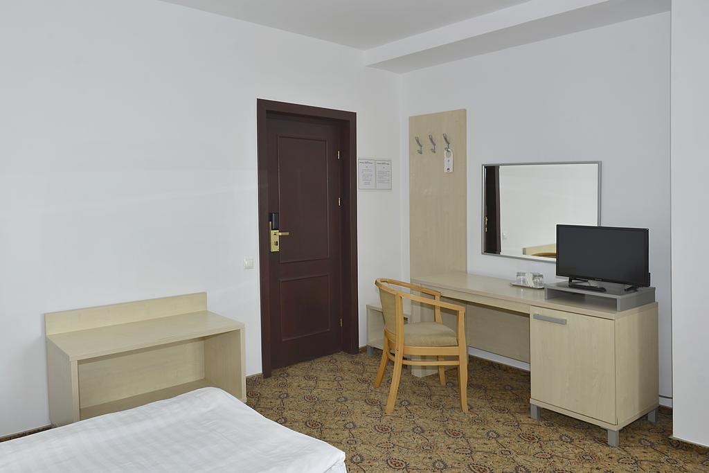 Hotel Aseltur Braşov Esterno foto